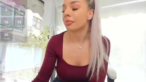 Ava online show from November 18, 8:37 am