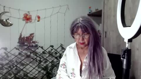 Snapshot of ruth_blue21 chatting on February 27, 10:42 pm ruth_blue21 online show from February 27, 10:42 pm