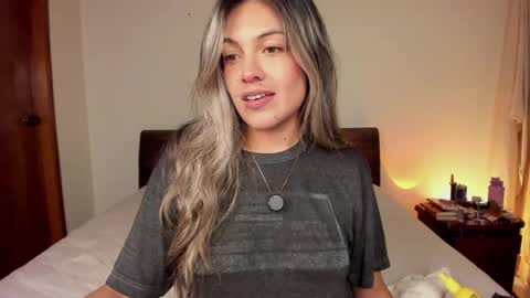 Leslie Beltrn online show from April 3, 4:54 am