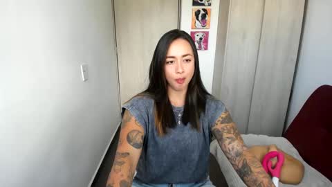 Snapshot of saarah_brownn chatting on February 17, 7:33 pm Sara online show from February 17, 7:33 pm