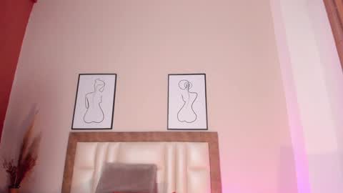 Snapshot of sabrinawarren chatting on December 17, 12:00 pm Sabrina Warren online show from December 17, 12:00 pm