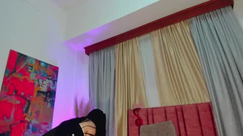 Snapshot of sabrinawarren chatting on February 15, 12:11 pm Sabrina Warren online show from February 15, 12:11 pm