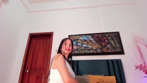 Snapshot of sabrinawarren chatting on December 19, 11:39 am Sabrina Warren online show from December 19, 11:39 am