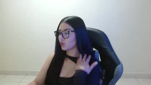 Sahaliefox  online show from April 8, 8:55 pm