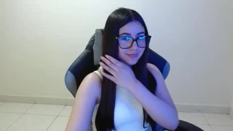 Sahaliefox  online show from October 26, 4:24 pm