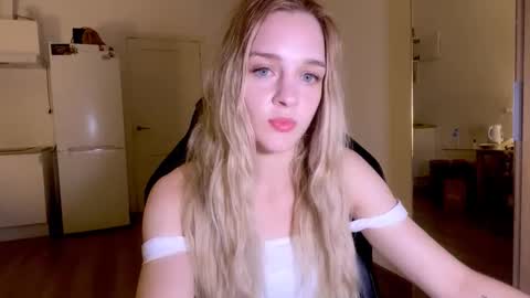 Snapshot of sailormoon666_ chatting on October 12, 9:39 pm Sofia online show from October 12, 9:39 pm