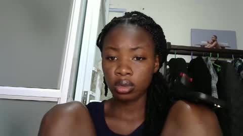 sally_beauty2023 online show from April 6, 11:11 am