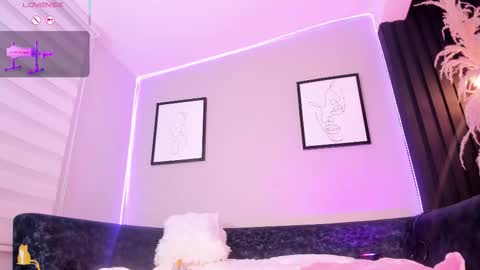  Sally White  online show from December 2, 3:19 am