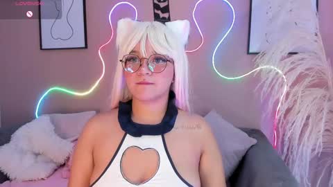 Snapshot of sally_white_ chatting on February 26, 7:19 pm Sally White online show from February 26, 7:19 pm