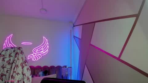 miss Sally online every night from 1am to 8am  Colombia time online show from January 12, 2:00 pm