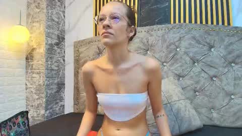 salome_cruxx online show from February 15, 12:15 pm