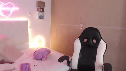 salome_horny3 online show from November 4, 9:09 pm