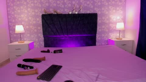 salome_simonz online show from April 8, 8:11 pm