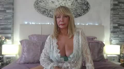 Samanta blondy online show from July 8, 3:58 pm