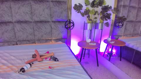 samanthaa_gil_ online show from October 12, 5:10 am