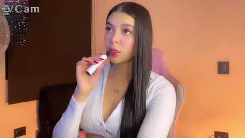 Snapshot of samara_lam chatting on January 7, 10:11 am Sammy  online show from January 7, 10:11 am