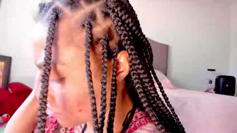 Yaya online show from November 3, 8:13 pm