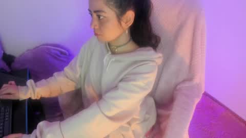   online show from April 6, 4:46 am