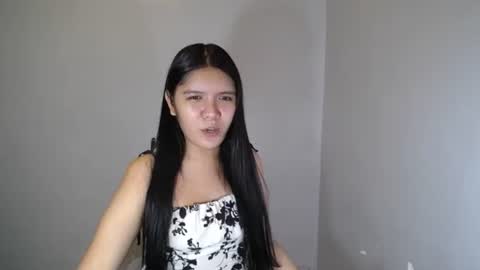 Snapshot of sampaguita_pinayxx chatting on October 7, 1:37 pm SOFIA online show from October 7, 1:37 pm
