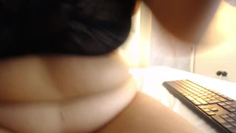 S A M A N T H A  online show from November 29, 4:33 pm