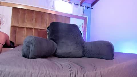 samysharky online show from November 12, 2:37 pm