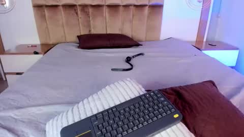 samysharky online show from November 22, 2:09 pm