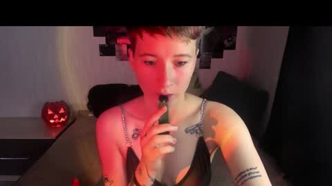 Snapshot of sandraa_a chatting on October 17, 7:06 pm sandraa_a online show from October 17, 7:06 pm