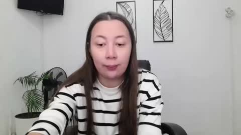 sanita_xi online show from December 17, 6:50 am