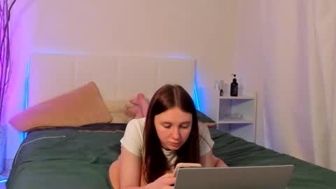 santythousand online show from February 22, 6:09 pm