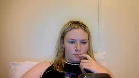 sara9920 online show from April 21, 2:51 am