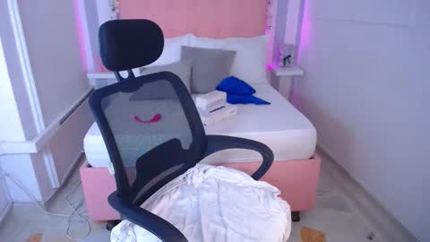 Sara... online show from October 1, 12:15 am