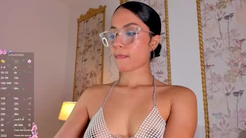 Sara online show from November 6, 7:53 pm