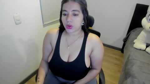 sarah  LIZCANO....... online show from February 5, 11:02 am