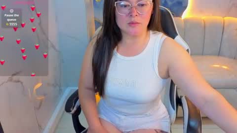 sara_love_tx online show from August 4, 8:26 pm