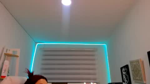 sara_red_x online show from June 26, 6:47 am