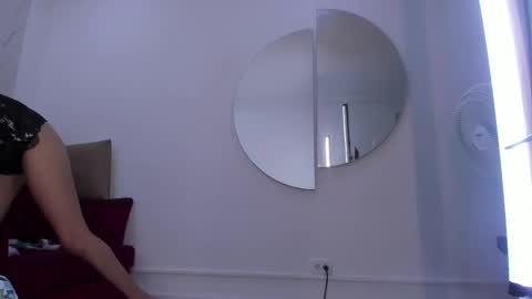 sara_sm1th_ online show from May 20, 11:40 am