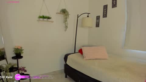 Snapshot of sara_sweett9 chatting on October 8, 9:52 pm sara_sweett9 online show from October 8, 9:52 pm