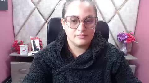 sara_thonson_ online show from February 17, 2:55 am