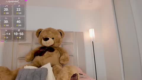 Sara Miller  online show from January 20, 11:32 pm