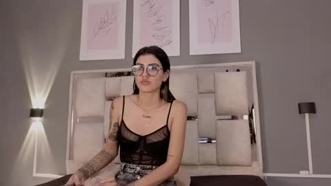 sara online show from November 15, 3:07 am