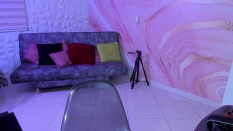 Sara online show from December 11, 7:25 pm