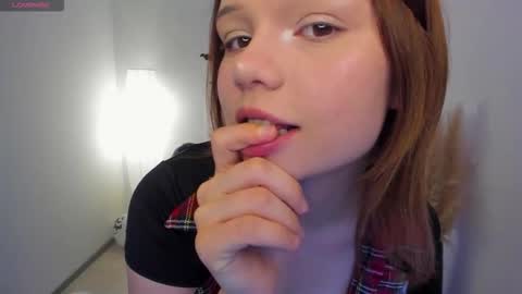 Snapshot of sarah__babyyy chatting on October 21, 5:55 am Sarah online show from October 21, 5:55 am