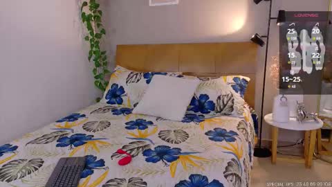 sarah_rayy online show from October 23, 10:27 pm