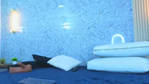 sarah online show from December 17, 12:53 pm