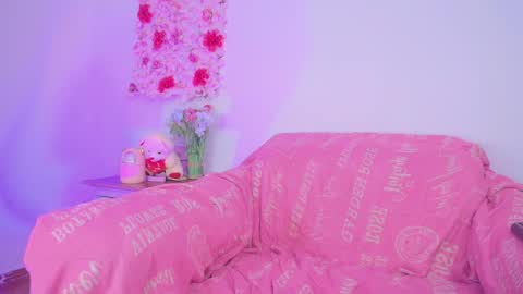 sarahajhoness online show from March 22, 3:18 pm