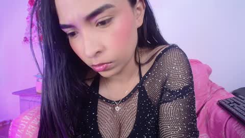 sarahajhoness online show from April 8, 8:44 pm