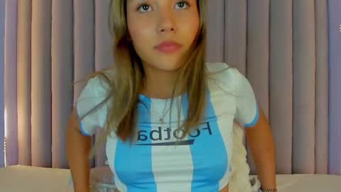 Sarah Evans online show from March 5, 2:25 am