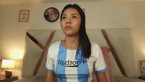 Sarah Evans online show from December 17, 10:43 pm