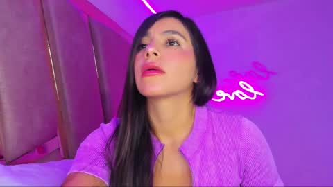 sarahhensoon online show from November 9, 1:45 am