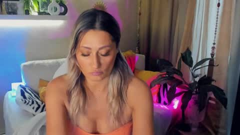 Divine Sarah NONUDE model online show from June 5, 3:07 pm